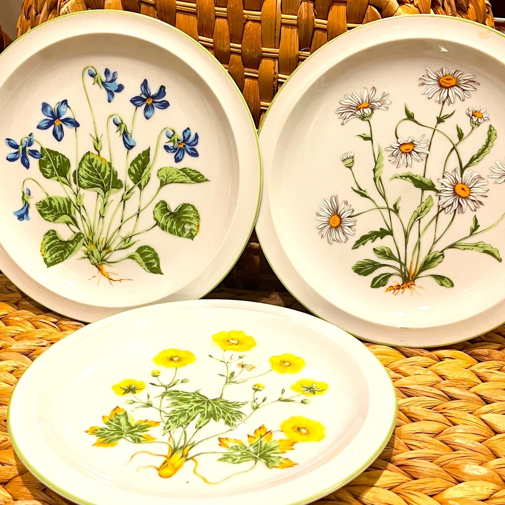 Three Vintage Spring Violet Royal Domino Collection 7 1/2" Plates Japan